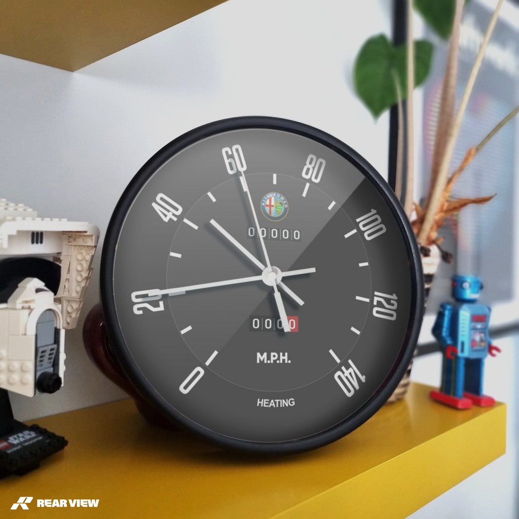 Giulia Speed Dial - Clock